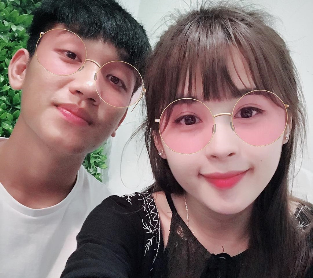Trái tim tan chảy khi khi thấy hành động của các cầu thủ U23 dành cho người yêu Trái tim tan chảy khi khi thấy hành động của các cầu thủ U23 dành cho người yêu